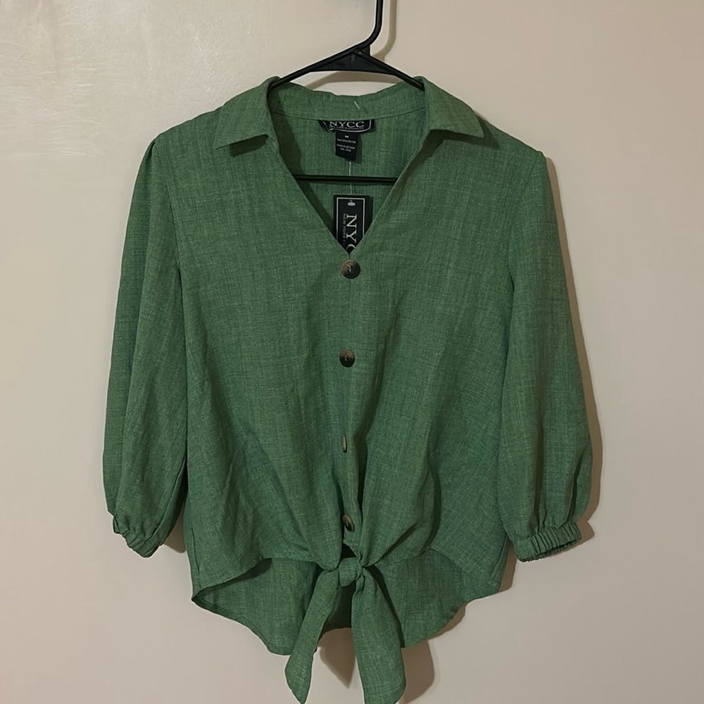 NYCC New York Clothing Green bottom tied button top size medium nwt